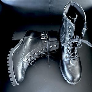 Madden Girl Black Combat Heeled Boots Women’s Size 8